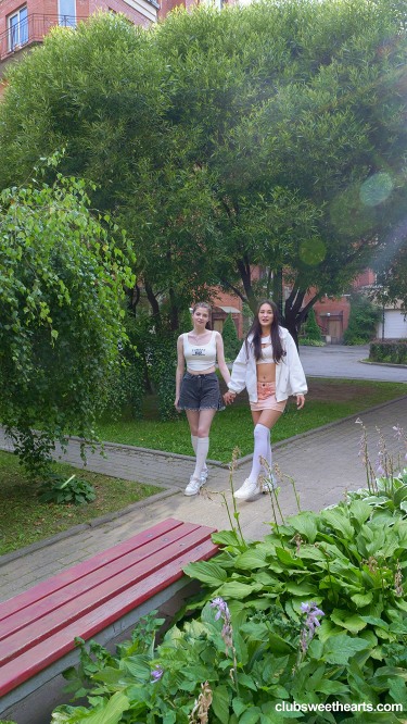 Pillow Fight With Amelia Ost And Newbie Miss Len 1